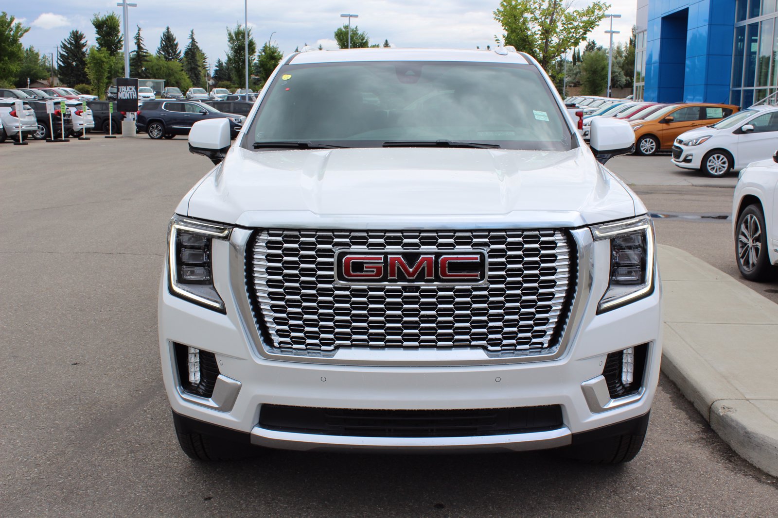 new 2021 gmc yukon denali 4wd sport utility